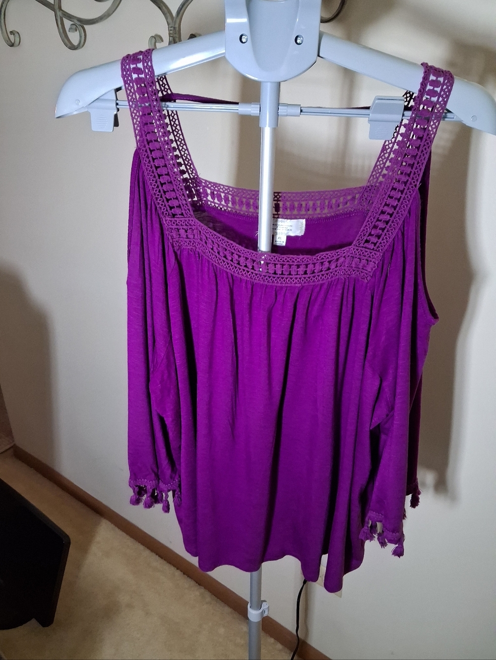 Cold-Shoulder Crochet-Trim Tassel Top in Magenta Pink
